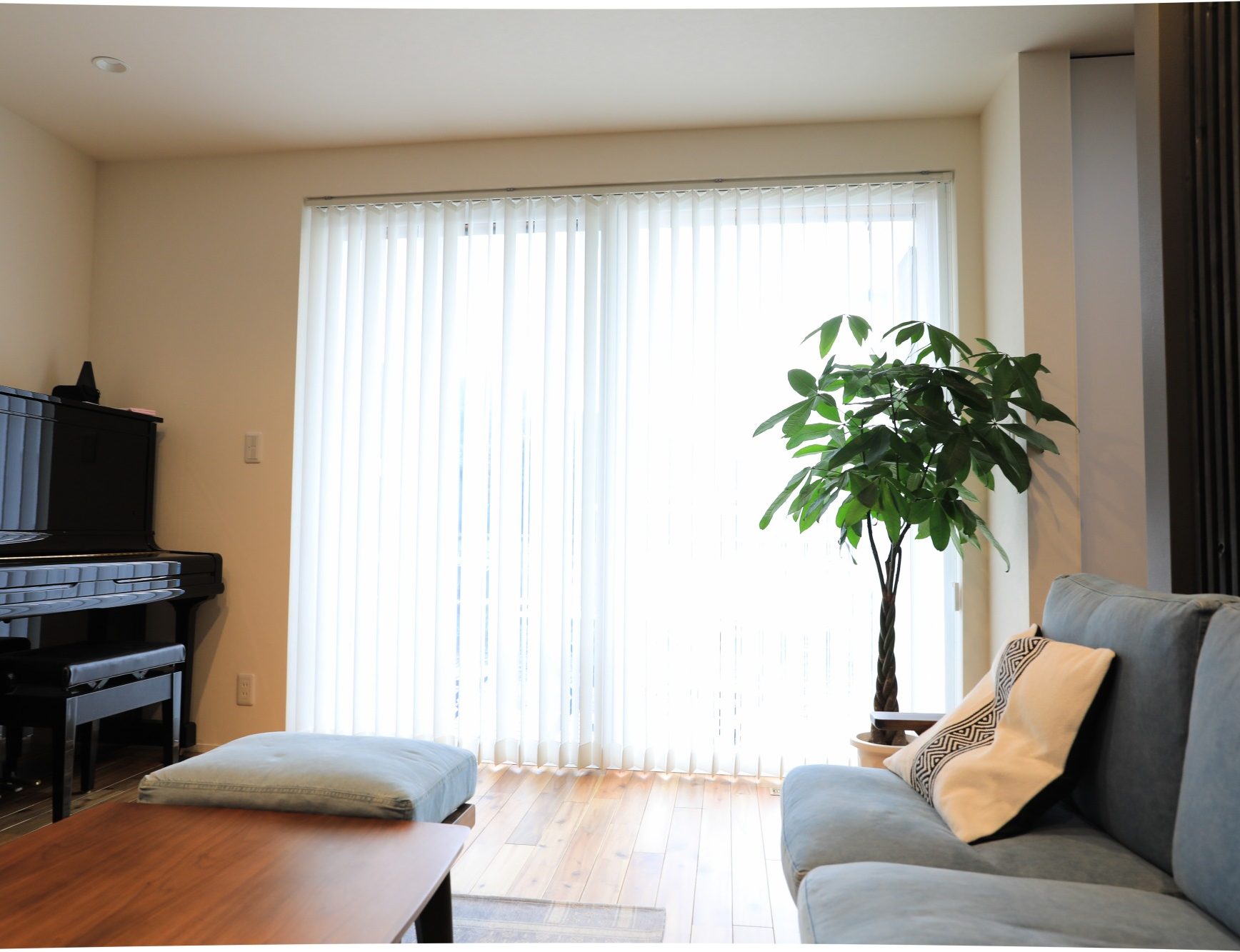 バーチカルブラインド施工　一般住宅、LDK